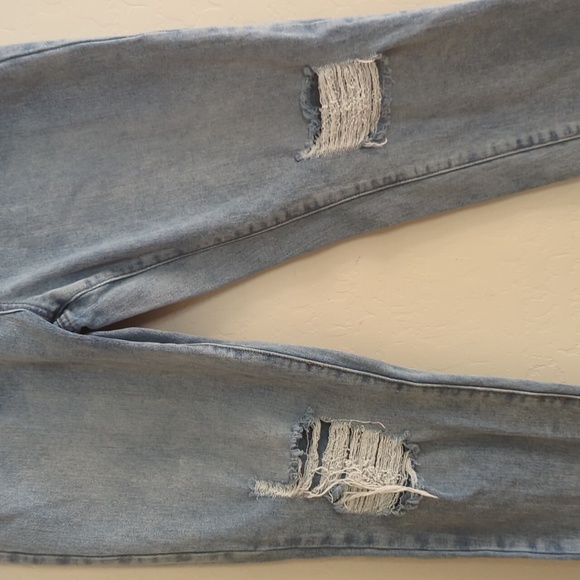 Missguided Riot High Rise Mom Distressed Denim Jean Loose Fit - Size 4 - Picture 3 of 12